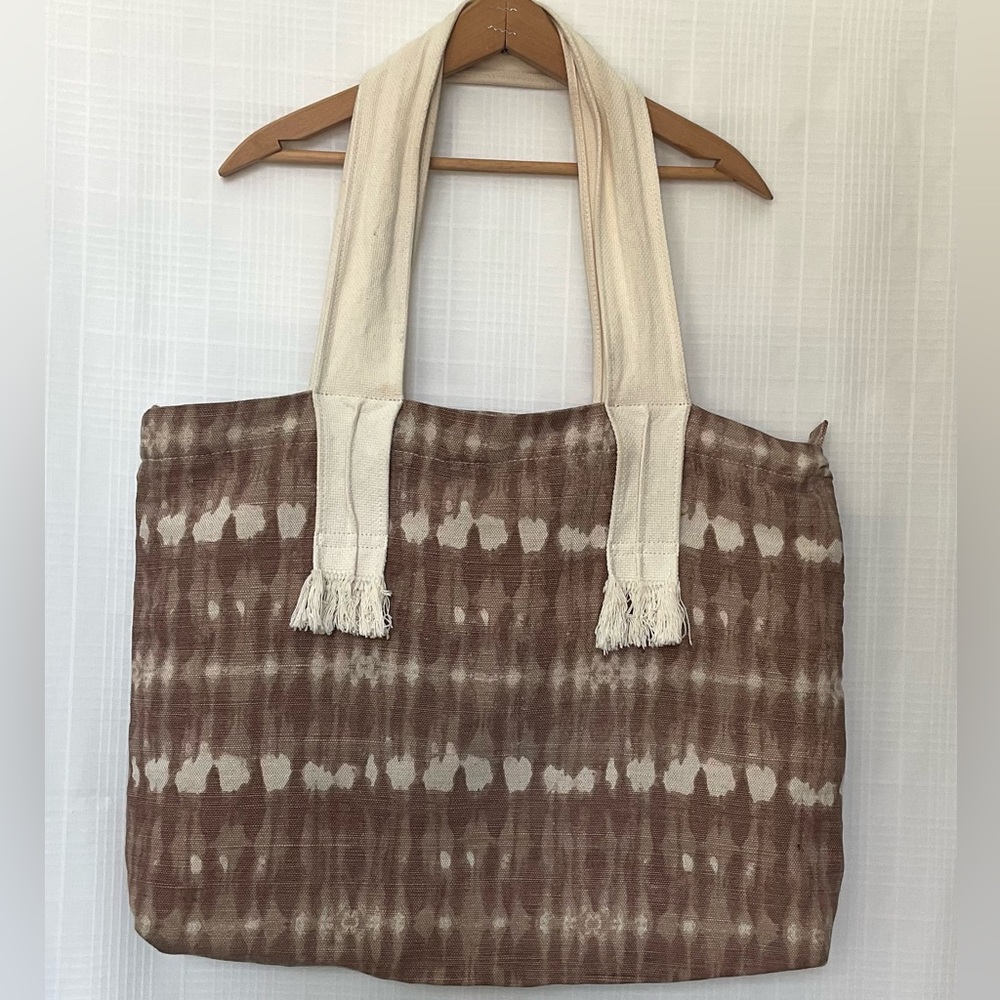 H&M tie dye travel bag desert inspired neutrals
